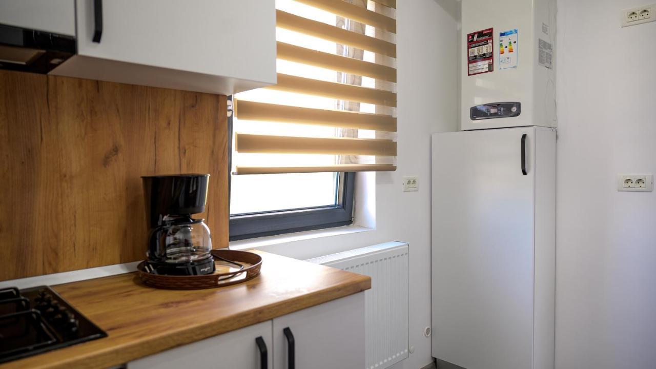 Nina House Apartment ทาร์กู จิอู ภายนอก รูปภาพ
