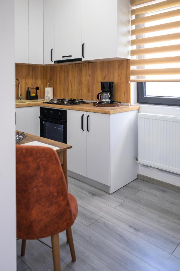 Nina House Apartment ทาร์กู จิอู ภายนอก รูปภาพ