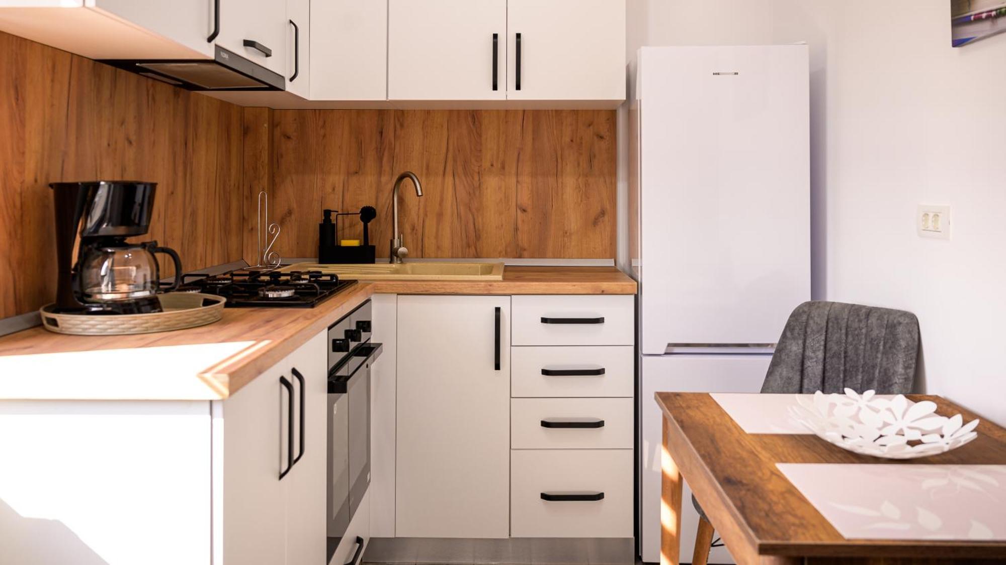 Nina House Apartment ทาร์กู จิอู ภายนอก รูปภาพ
